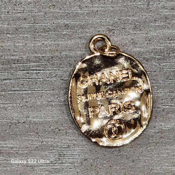 Luxury CC Double Sided Pendant Gold Tone - Picture 7 of 7